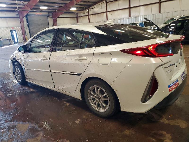 Photo 2 from auction – 2017 TOYOTA PRIUS PRIM with VIN JTDKARFPXH3047237