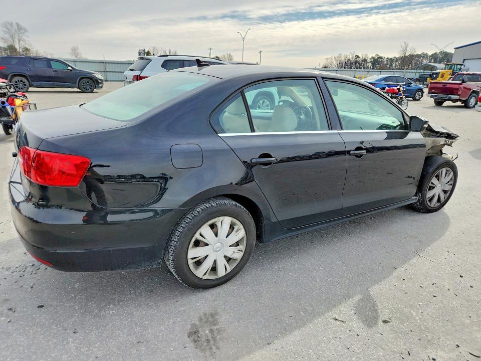 Photo 3 from auction – 2014 VOLKSWAGEN JETTA SE with VIN 3VWD07AJ2EM437985