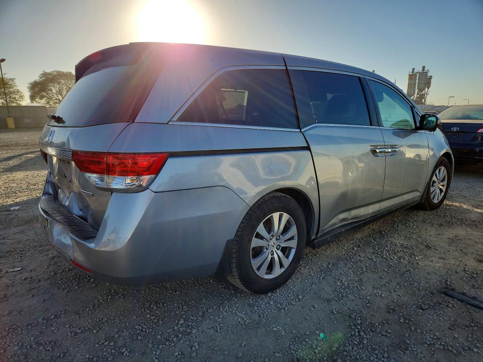 Photo 3 from auction – 2016 HONDA ODYSSEY with VIN 5FNRL5H36GB082919