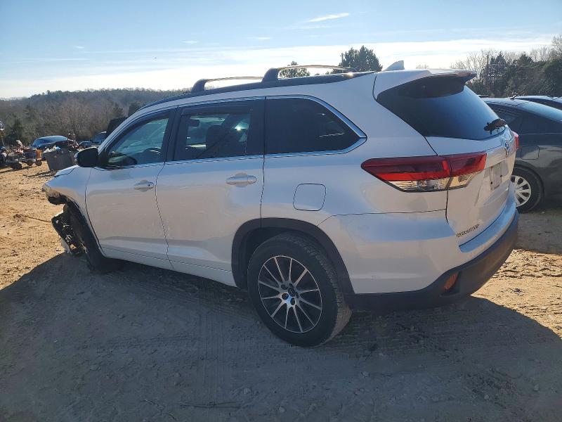Photo 2 from auction – 2018 TOYOTA HIGHLANDER with VIN 5TDKZRFH0JS528846