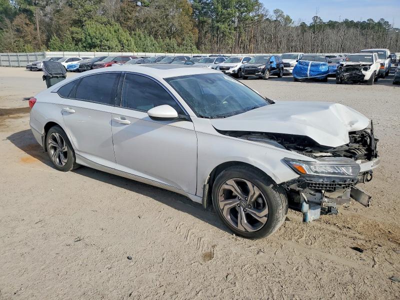 Photo 4 from auction – 2018 HONDA ACCORD with VIN 1HGCV1F40JA106413