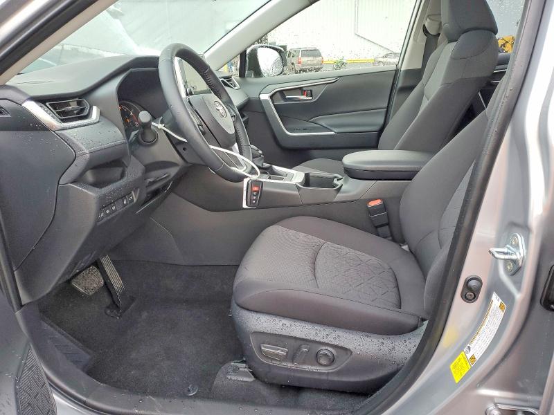 Photo 7 from auction – 2025 TOYOTA RAV4 XLE with VIN JTMP1RFV3SJ045840