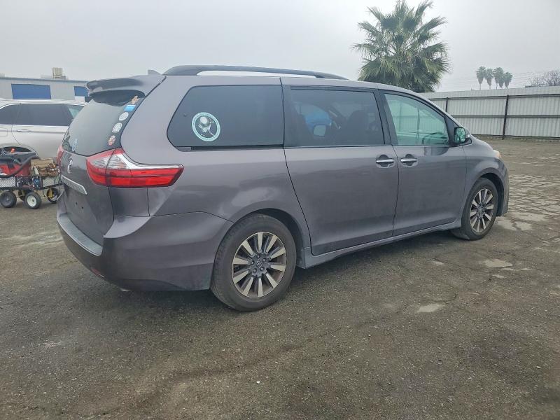 Photo 3 from auction – 2020 TOYOTA SIENNA with VIN 5TDYZ3DC2LS040919