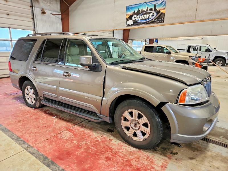 Photo 4 from auction – 2004 LINCOLN NAVIGATOR with VIN 5LMFU28R54LJ27045