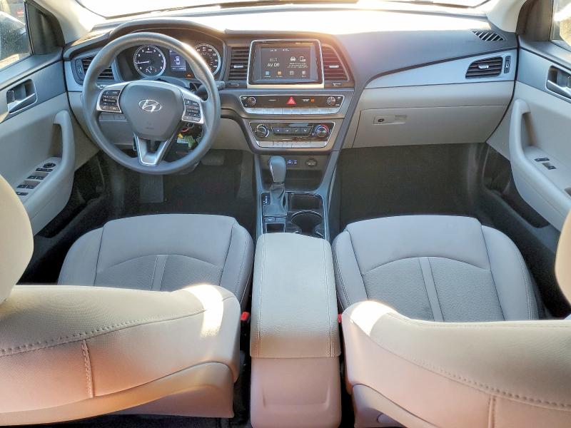 Photo 8 from auction – 2018 HYUNDAI SONATA SE with VIN 5NPE24AF9JH702364