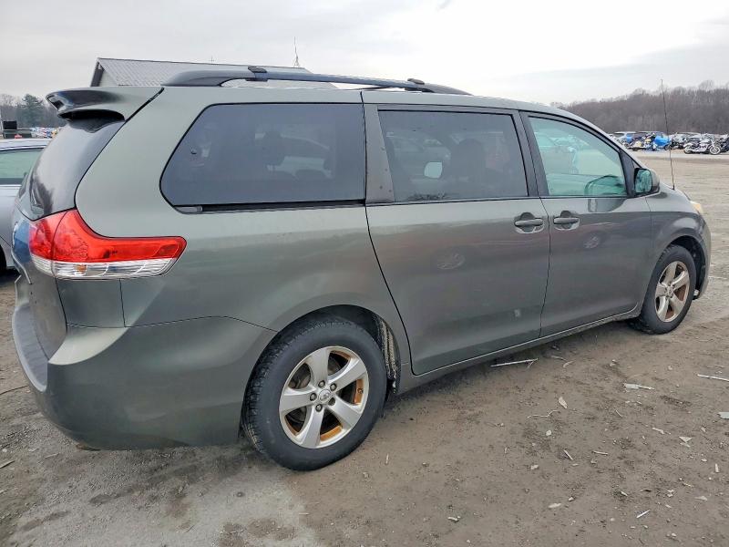 Photo 3 from auction – 2012 TOYOTA SIENNA LE with VIN 5TDKK3DC3CS201580