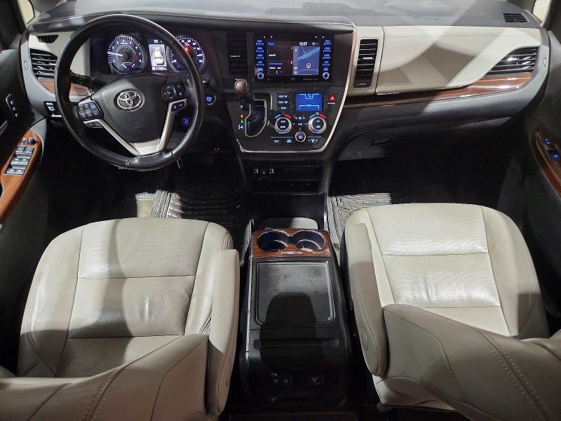 Photo 8 from auction – 2018 TOYOTA SIENNA XLE with VIN 5TDDZ3DC4JS205168