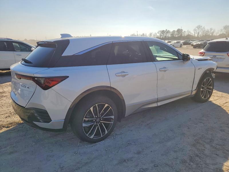 Снимка 3 от търг – 2024 ACURA ZDX с VIN 4W5KHMRKXRZ504189