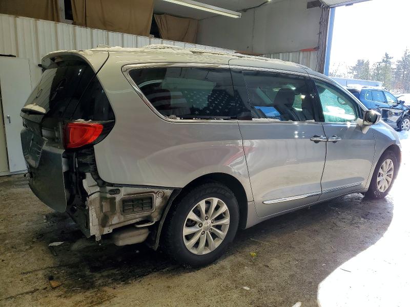 Photo 3 from auction – 2019 CHRYSLER PACIFICA T with VIN 2C4RC1BG6KR597484