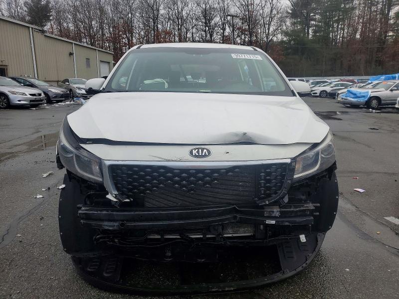 Photo 5 from auction – 2016 KIA SEDONA L with VIN KNDMA5C18G6180688