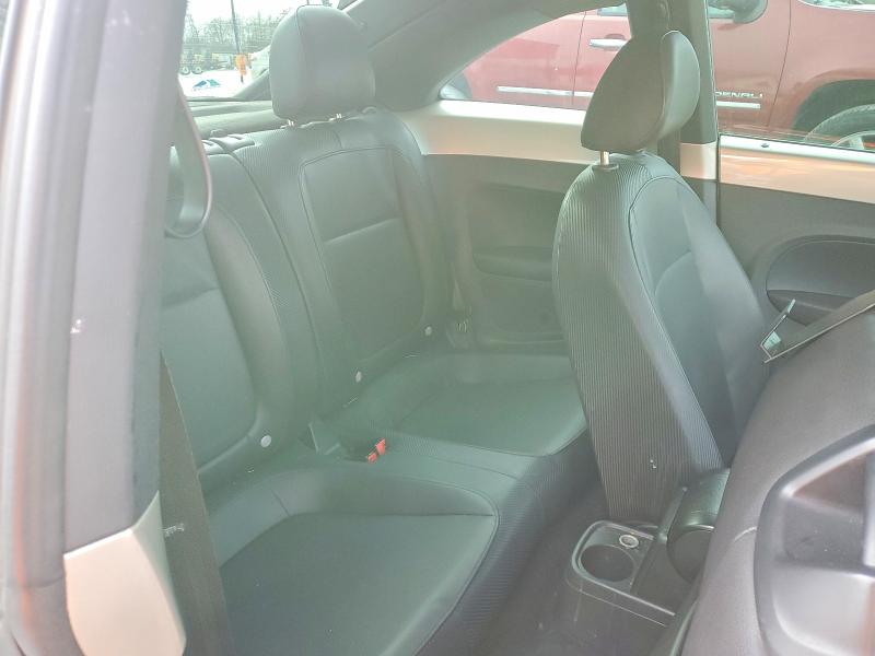 Photo 10 from auction – 2012 VOLKSWAGEN BEETLE with VIN 3VWJP7AT6CM665792