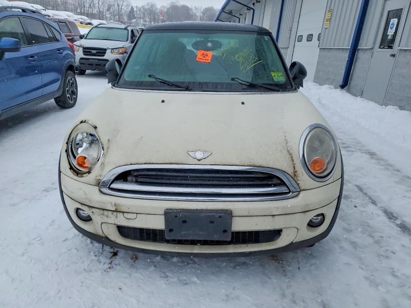 Photo 5 from auction – 2008 MINI COOPER with VIN WMWMF33518TU68349