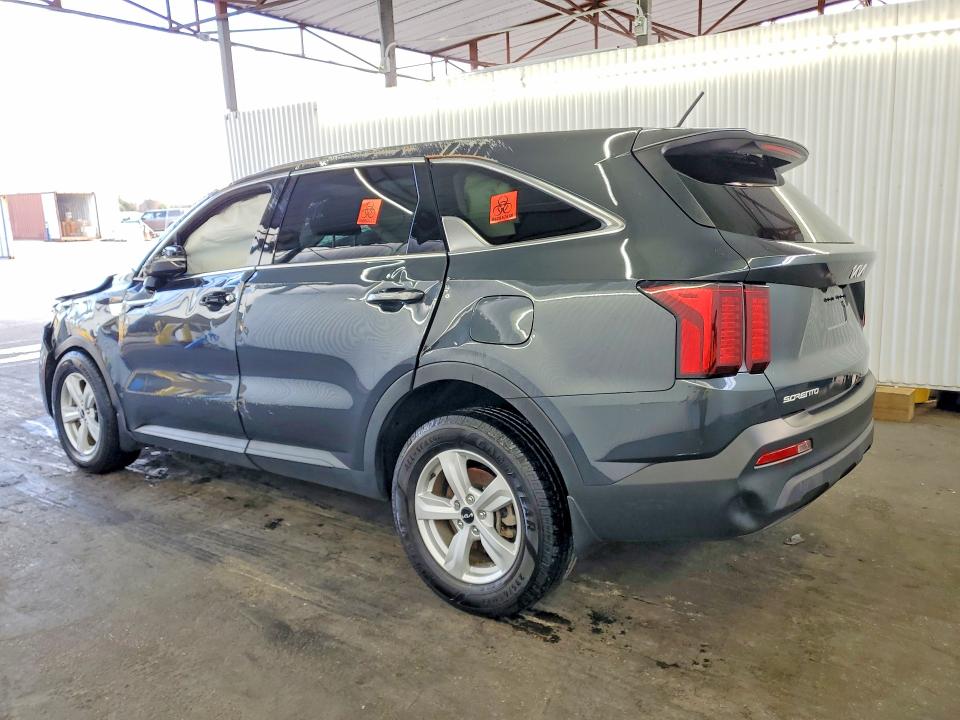 Photo 2 from auction – 2023 KIA SORENTO with VIN 5XYRG4LC1PG182862
