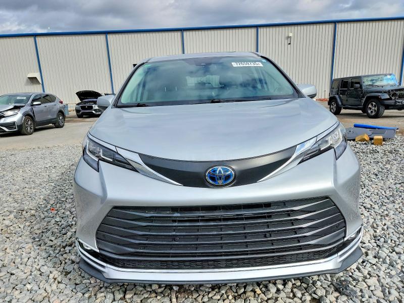 Photo 5 from auction – 2021 TOYOTA SIENNA XLE with VIN 5TDYRKECXMS066971