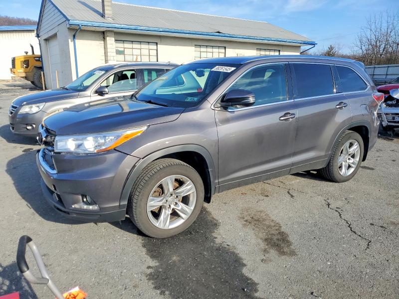TOYOTA HIGHLANDER 2015 with VIN 5TDDKRFH4FS207350 - Photo from auction