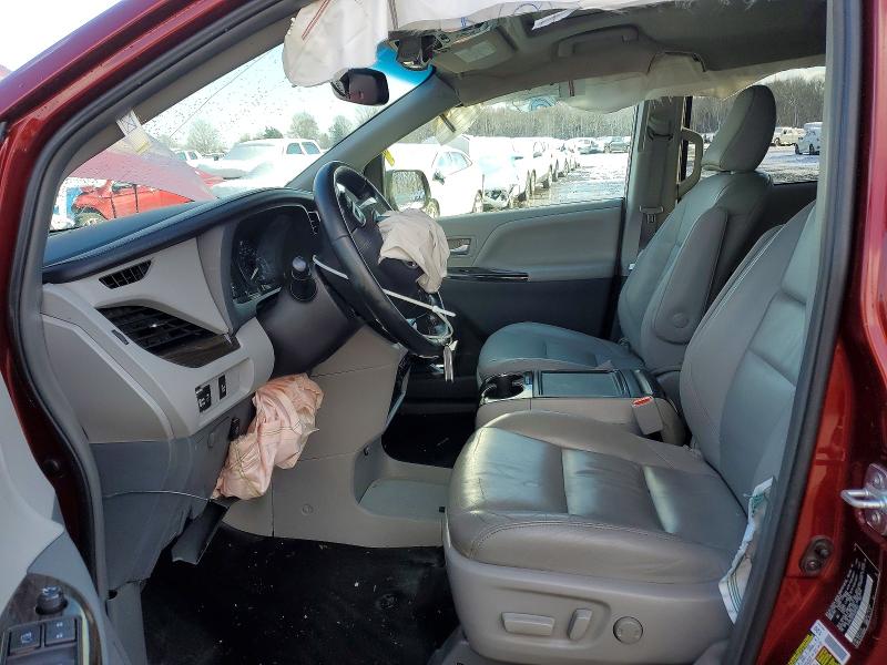 Photo 7 from auction – 2016 TOYOTA SIENNA XLE with VIN 5TDYK3DC9GS691202