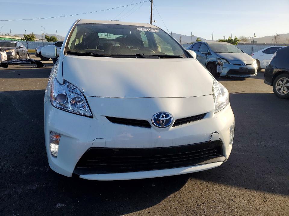 Photo 5 from auction – 2015 TOYOTA PRIUS with VIN JTDKN3DU5F1937096