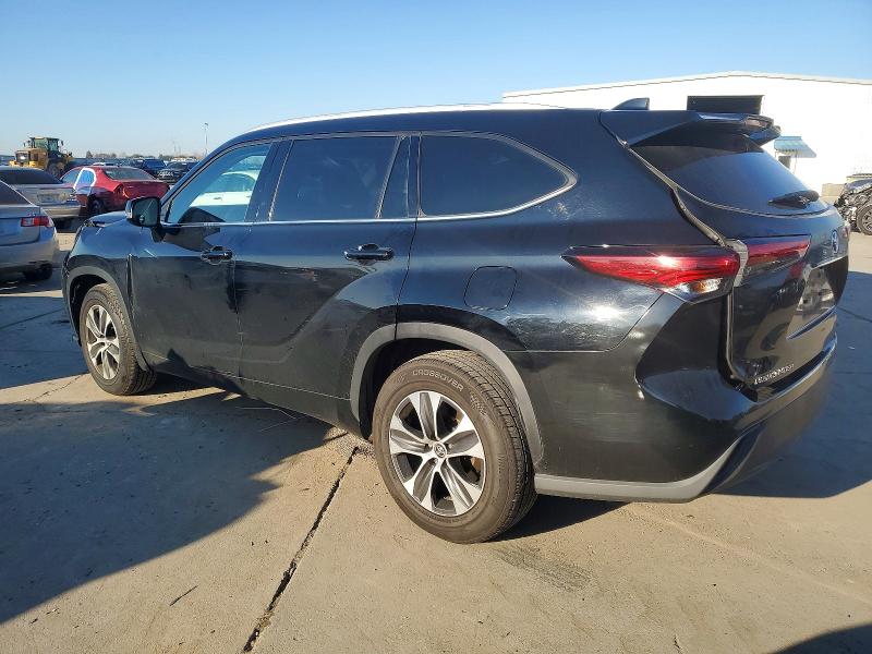 Photo 2 from auction – 2022 TOYOTA HIGHLANDER with VIN 5TDGZRAH6NS546870