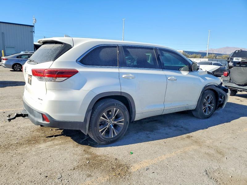 Photo 3 from auction – 2018 TOYOTA HIGHLANDER with VIN 5TDBZRFHXJS871082