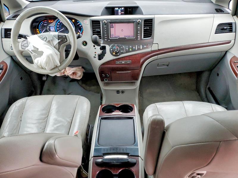 Photo 8 from auction – 2011 TOYOTA SIENNA XLE with VIN 5TDDK3DC6BS022859