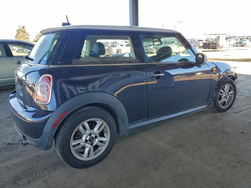 Photo 3 from auction – 2013 MINI COOPER with VIN WMWSU3C59DT544875
