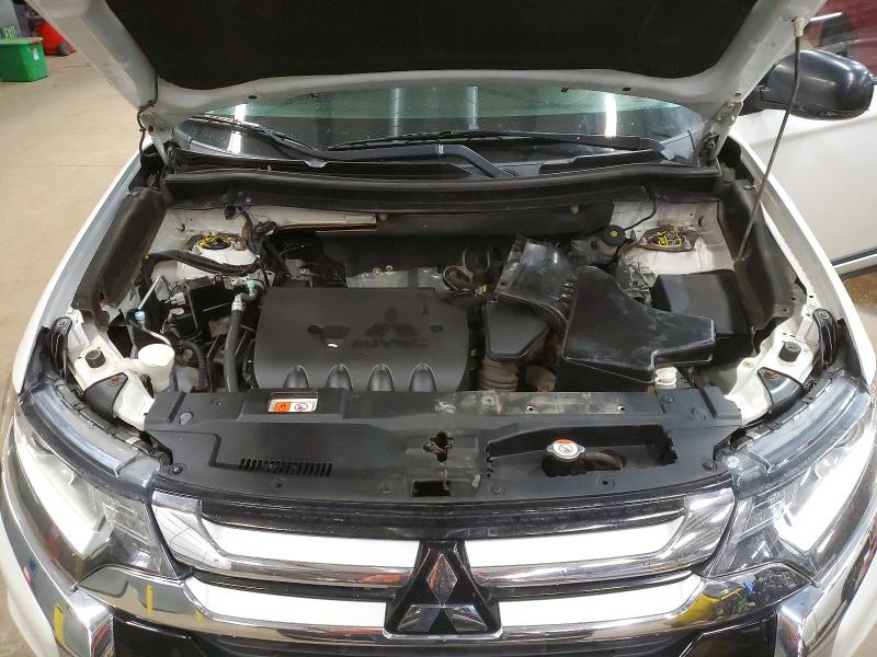 Photo 12 from auction – 2017 MITSUBISHI OUTLANDER with VIN JA4AZ2A30HZ061834