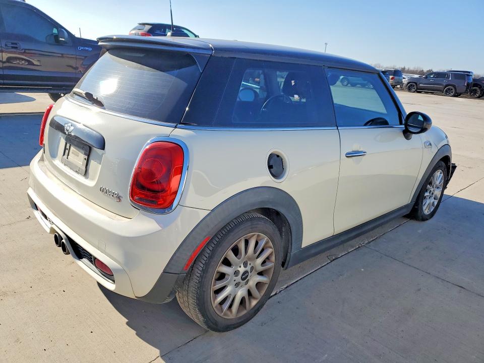 Photo 3 from auction – 2015 MINI COOPER S with VIN WMWXP7C50FT741148