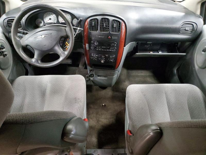 Photo 8 from auction – 2006 CHRYSLER TOWN & COU with VIN 1A4GP44R16B753120