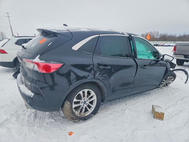 Photo 3 from auction – 2022 FORD ESCAPE with VIN 1FMCU9G64NUB69207
