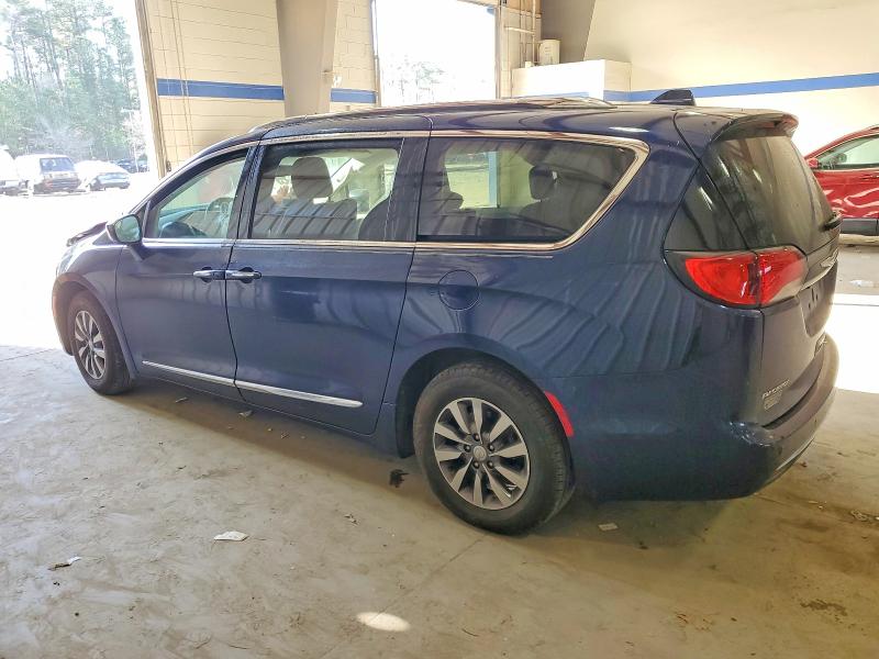 Photo 2 from auction – 2020 CHRYSLER PACIFICA T with VIN 2C4RC1EG1LR104825