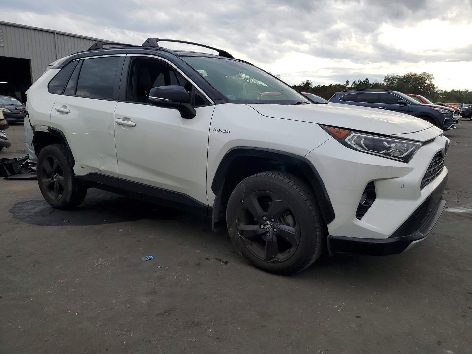 Photo 4 from auction – 2020 TOYOTA RAV4 with VIN JTMEWRFVXLD541775