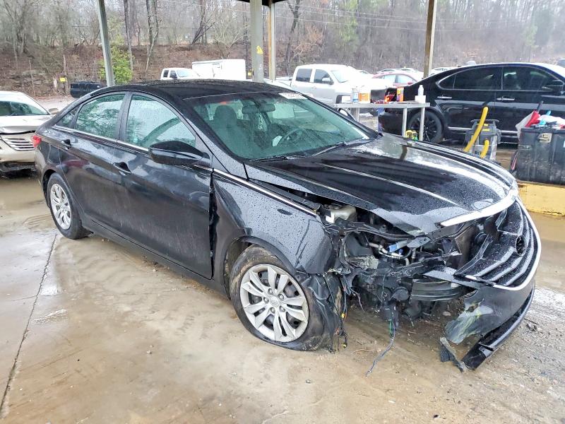 Photo 4 from auction – 2011 HYUNDAI SONATA with VIN 5NPEB4AC7BH205613
