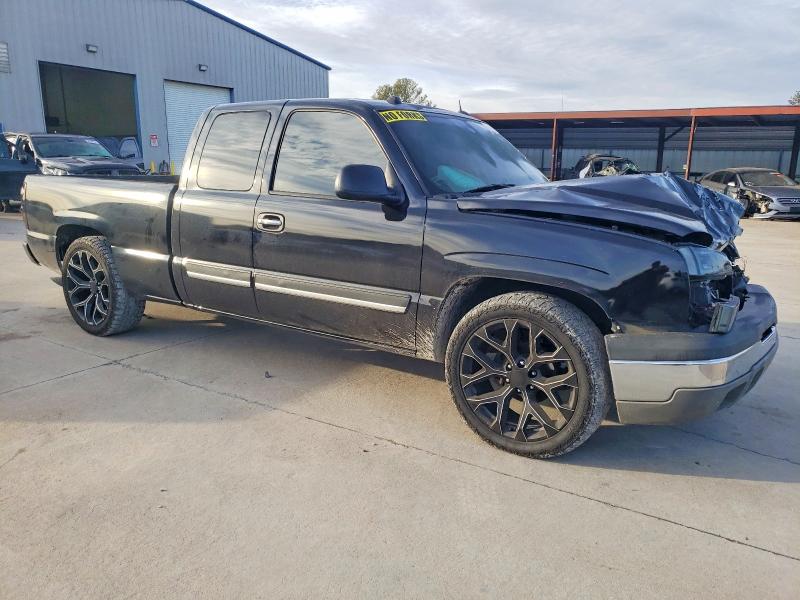 Photo 4 from auction – 2004 CHEVROLET SILVERADO with VIN 2GCEC19TX41252414