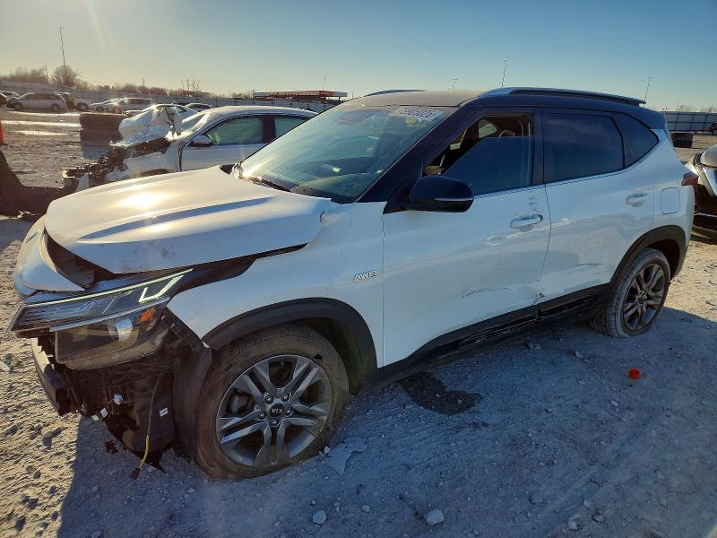 KIA SELTOS 2021 with VIN KNDEUCAA9M7158210 - Photo from auction