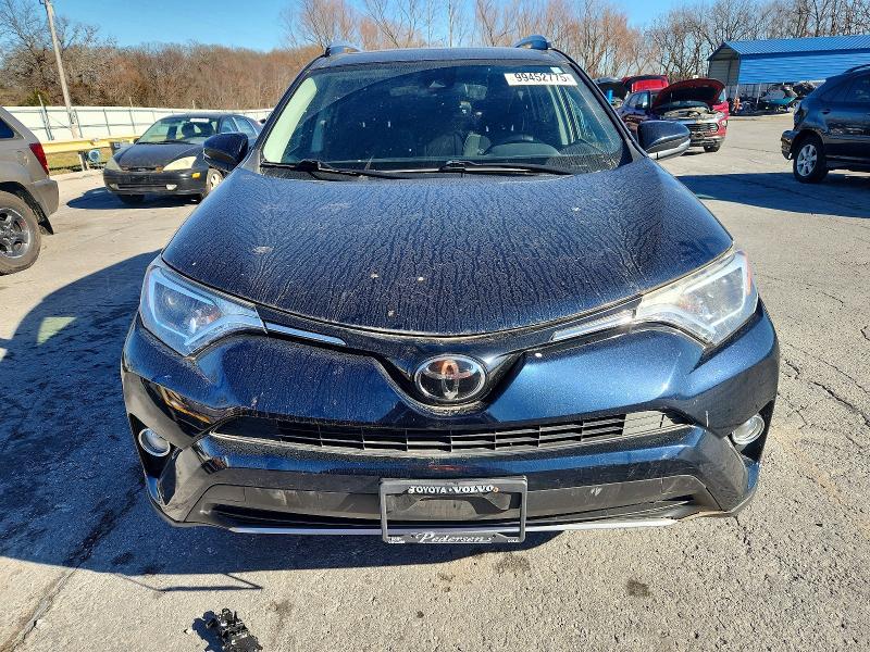 Photo 5 from auction – 2018 TOYOTA RAV4 ADVEN with VIN JTMRFREV7JD252787