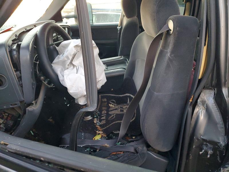 Photo 7 from auction – 2000 CHEVROLET SILVERADO with VIN 2GCEK19T6Y1105953