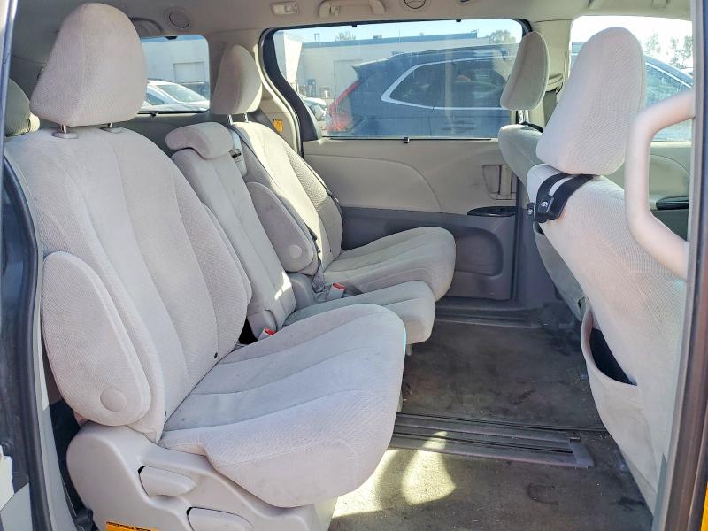 Photo 11 from auction – 2013 TOYOTA SIENNA with VIN 5TDKK3DC9DS379060