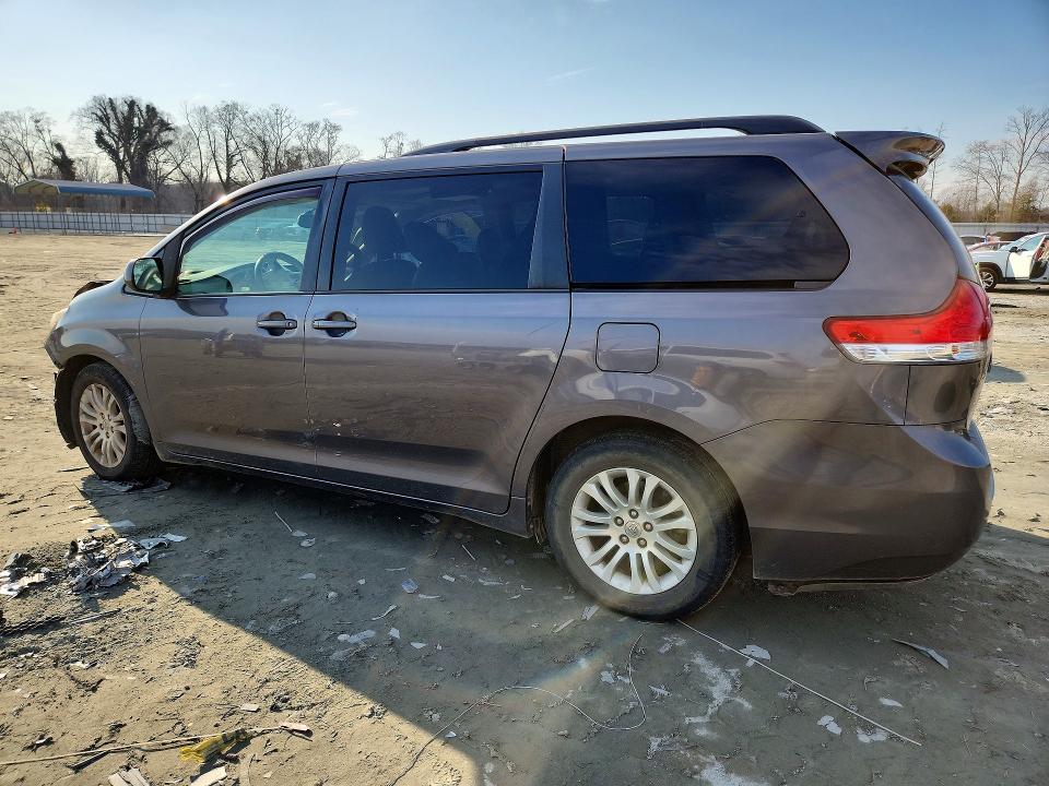 Photo 2 from auction – 2013 TOYOTA SIENNA with VIN 5TDYK3DCXDS337507