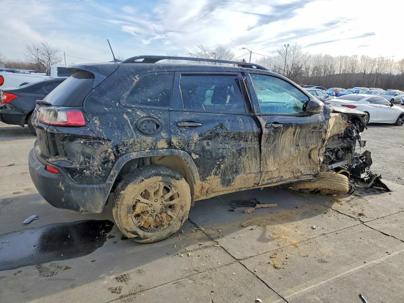 Photo 3 from auction – 2023 JEEP CHEROKEE A with VIN 1C4PJMMB1PD110279