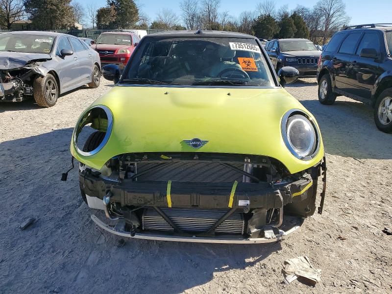 Photo 5 from auction – 2022 MINI COOPER with VIN WMW23DL01N3N43301