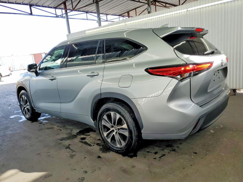 Photo 2 from auction – 2022 TOYOTA HIGHLANDER with VIN 5TDGZRAH3NS543148