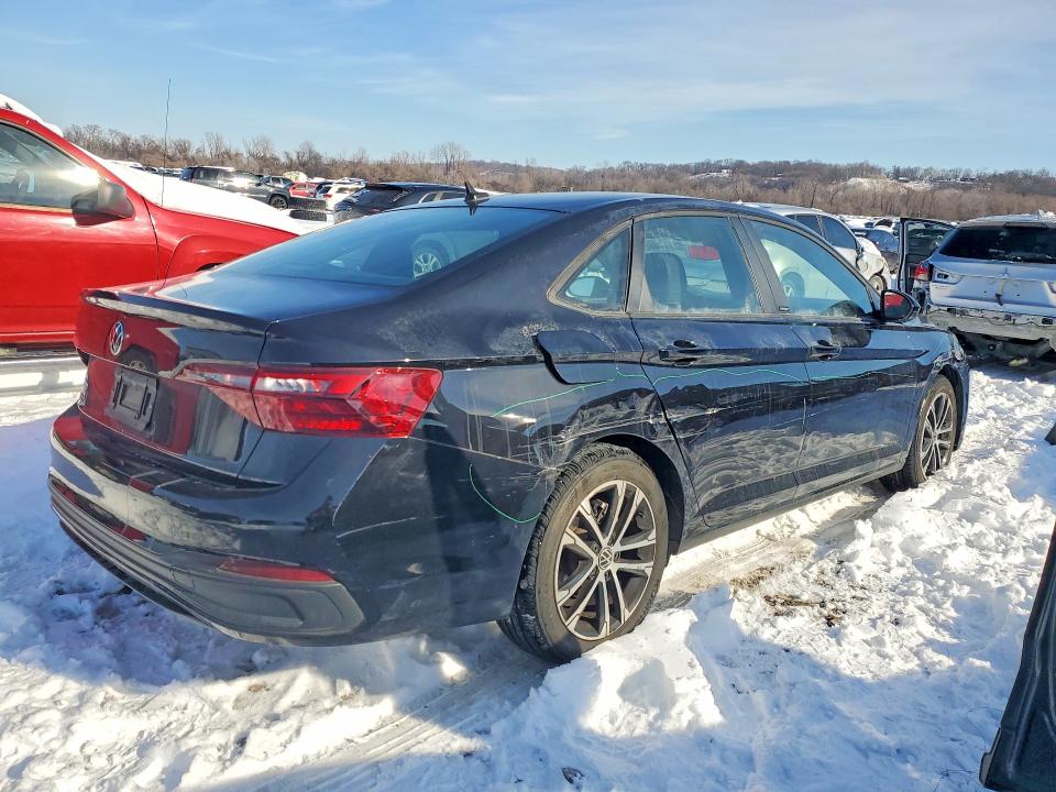 Photo 3 from auction – 2023 VOLKSWAGEN JETTA SPOR with VIN 3VWBM7BU5PM023025
