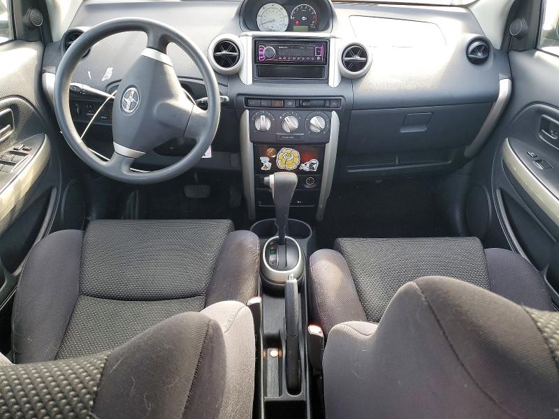 Photo 8 from auction – 2005 TOYOTA SCION XA with VIN JTKKT624750081954