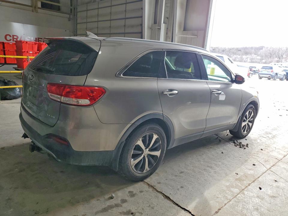 Photo 3 from auction – 2017 KIA SORENTO EX with VIN 5XYPHDA52HG301206