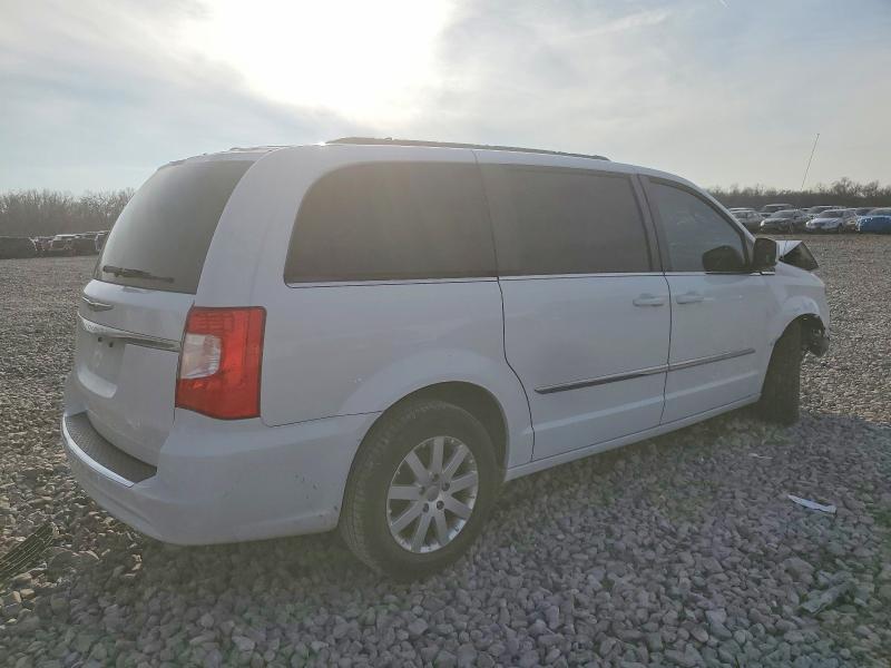 Photo 3 from auction – 2016 CHRYSLER TOWN & COU with VIN 2C4RC1BG7GR297377
