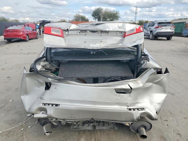 Photo 6 from auction – 2010 ACURA TSX with VIN JH4CU2F66AC034077