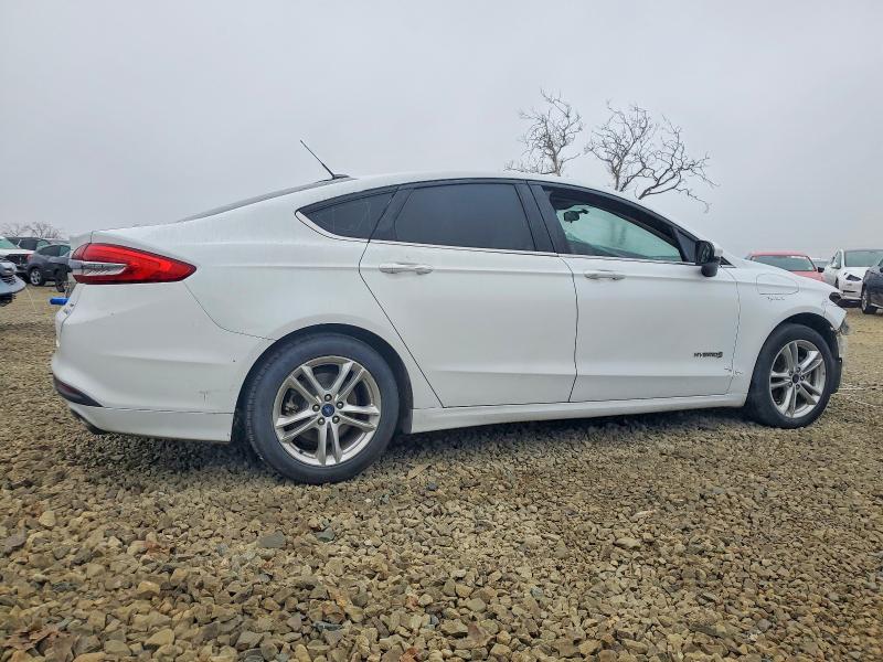 Photo 3 from auction – 2018 FORD FUSION with VIN 3FA6P0LU6JR219556