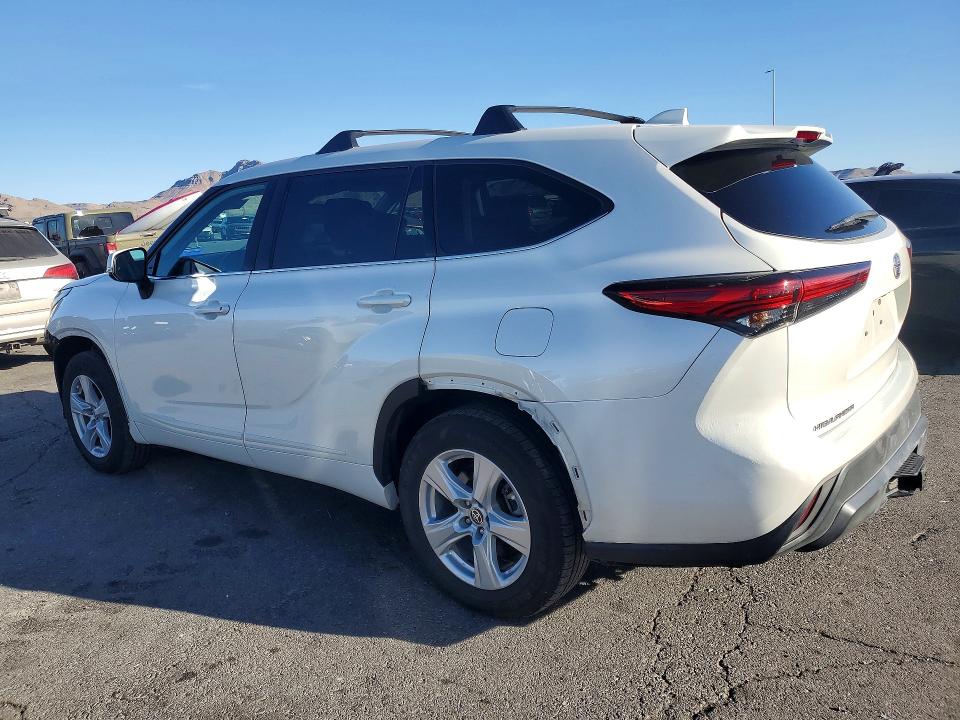 Photo 2 from auction – 2021 TOYOTA HIGHLANDER with VIN 5TDZZRAH2MS519236