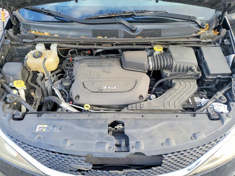 Photo 12 from auction – 2017 CHRYSLER PACIFICA T with VIN 2C4RC1BG8HR524724