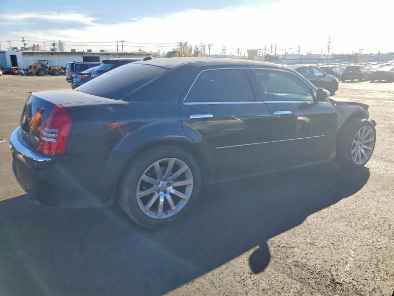 Photo 3 from auction – 2005 CHRYSLER 300C with VIN 2C3AA63H15H667740
